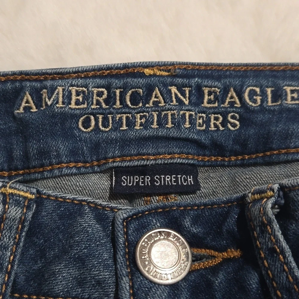 American Eagle Outfitters super stretch women's blue jeans size 6